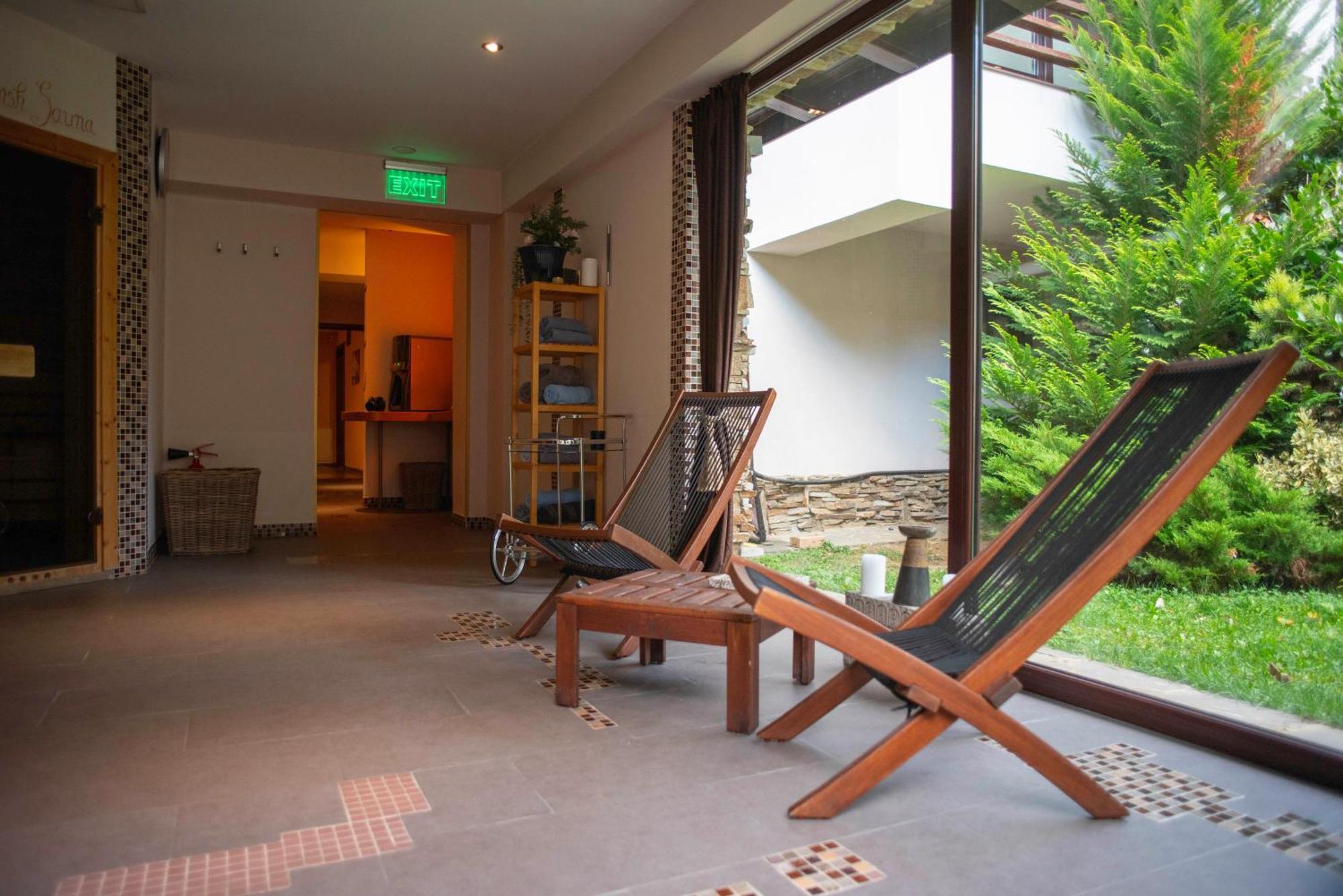 Paj Hotelul Retreat & Spa Sinaia Exteriör bild