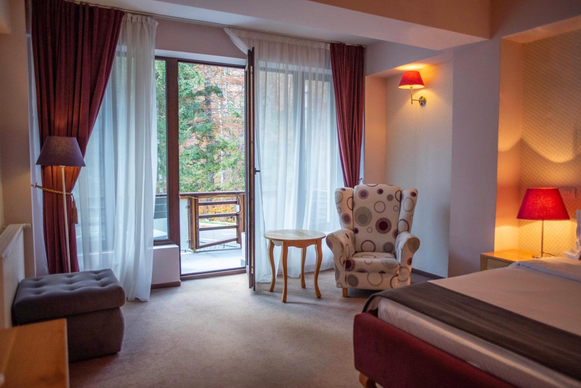 Paj Hotelul Retreat & Spa Sinaia Exteriör bild
