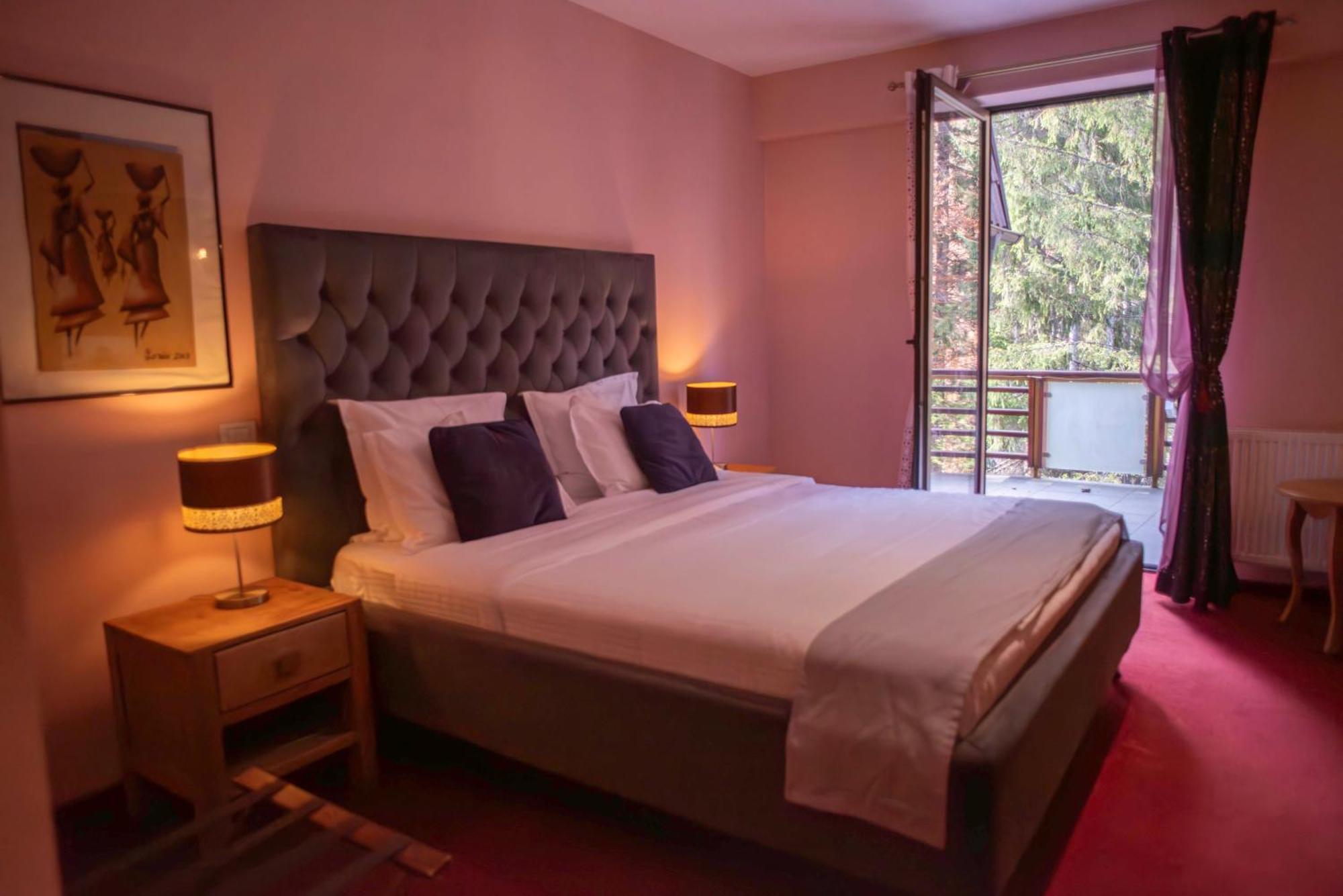 Paj Hotelul Retreat & Spa Sinaia Exteriör bild