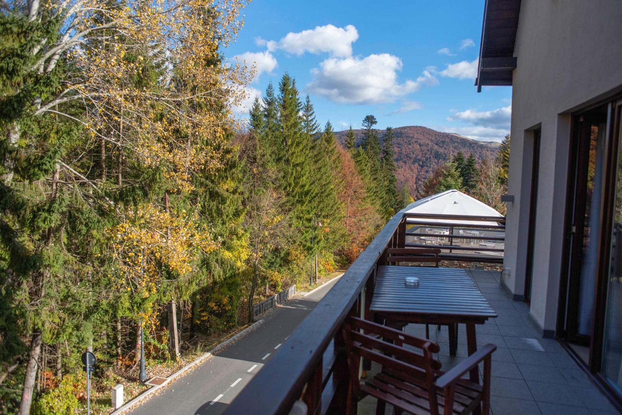 Paj Hotelul Retreat & Spa Sinaia Exteriör bild