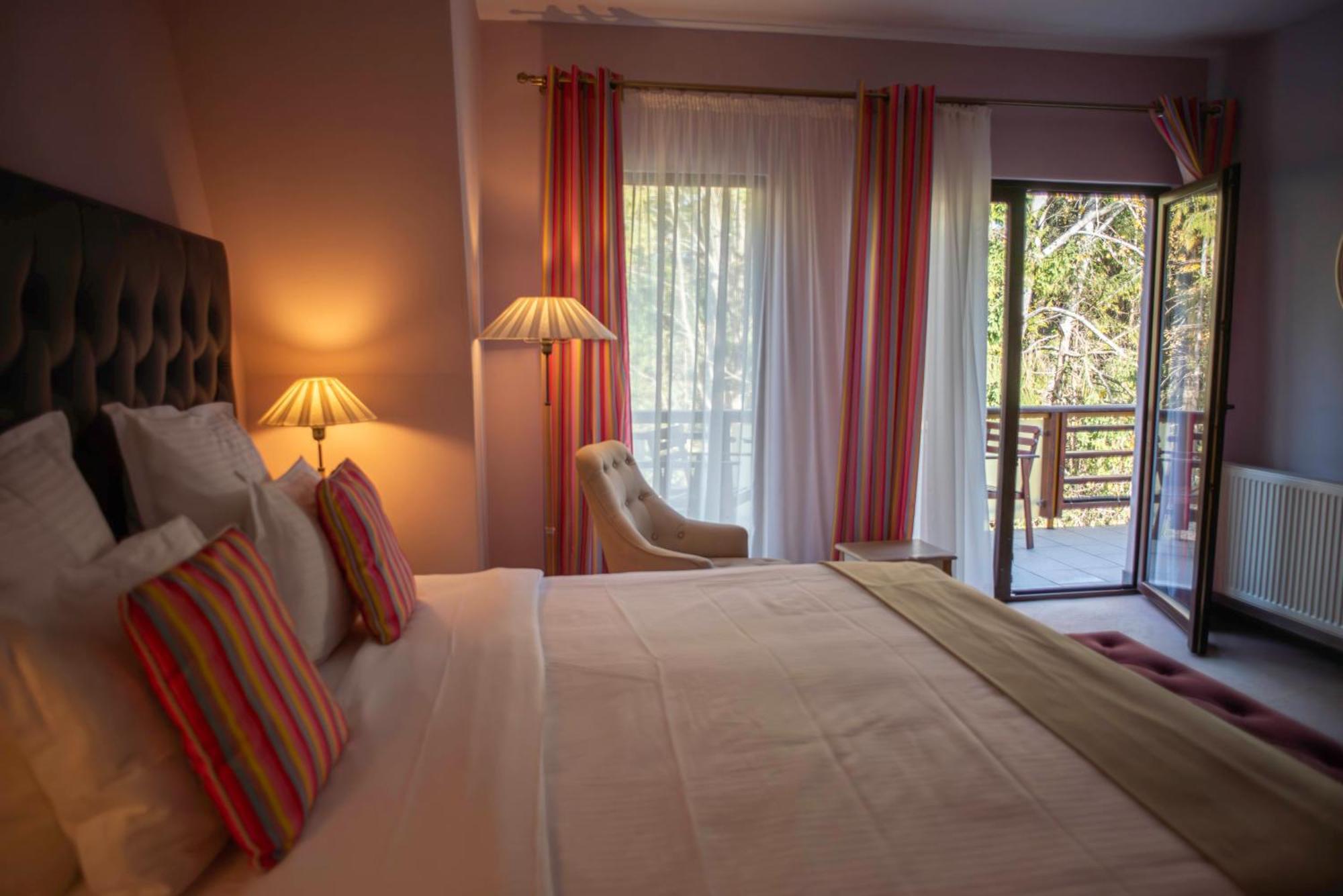 Paj Hotelul Retreat & Spa Sinaia Exteriör bild
