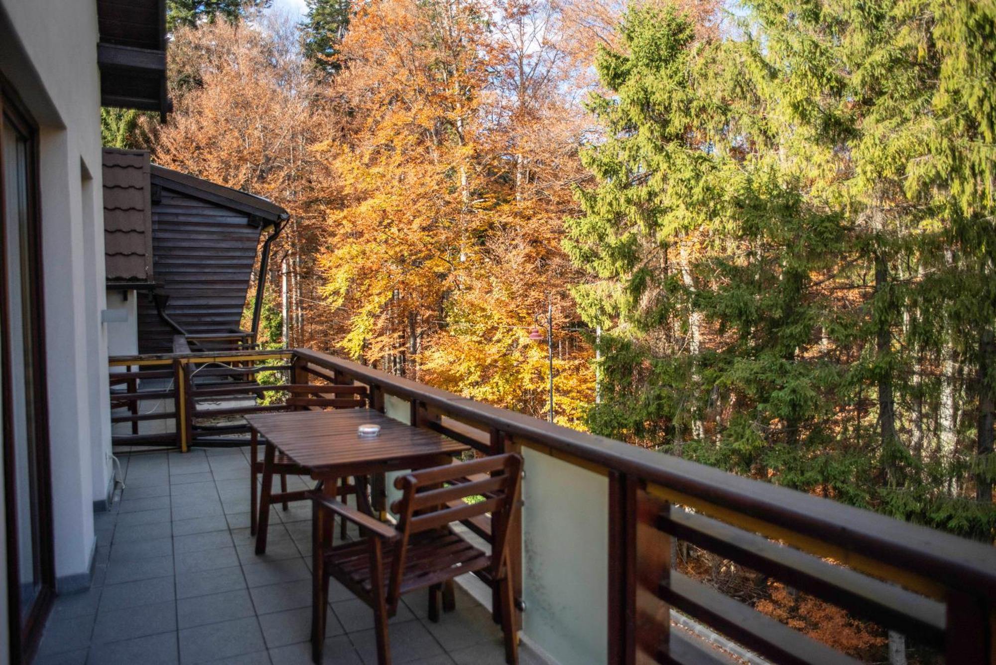 Paj Hotelul Retreat & Spa Sinaia Exteriör bild
