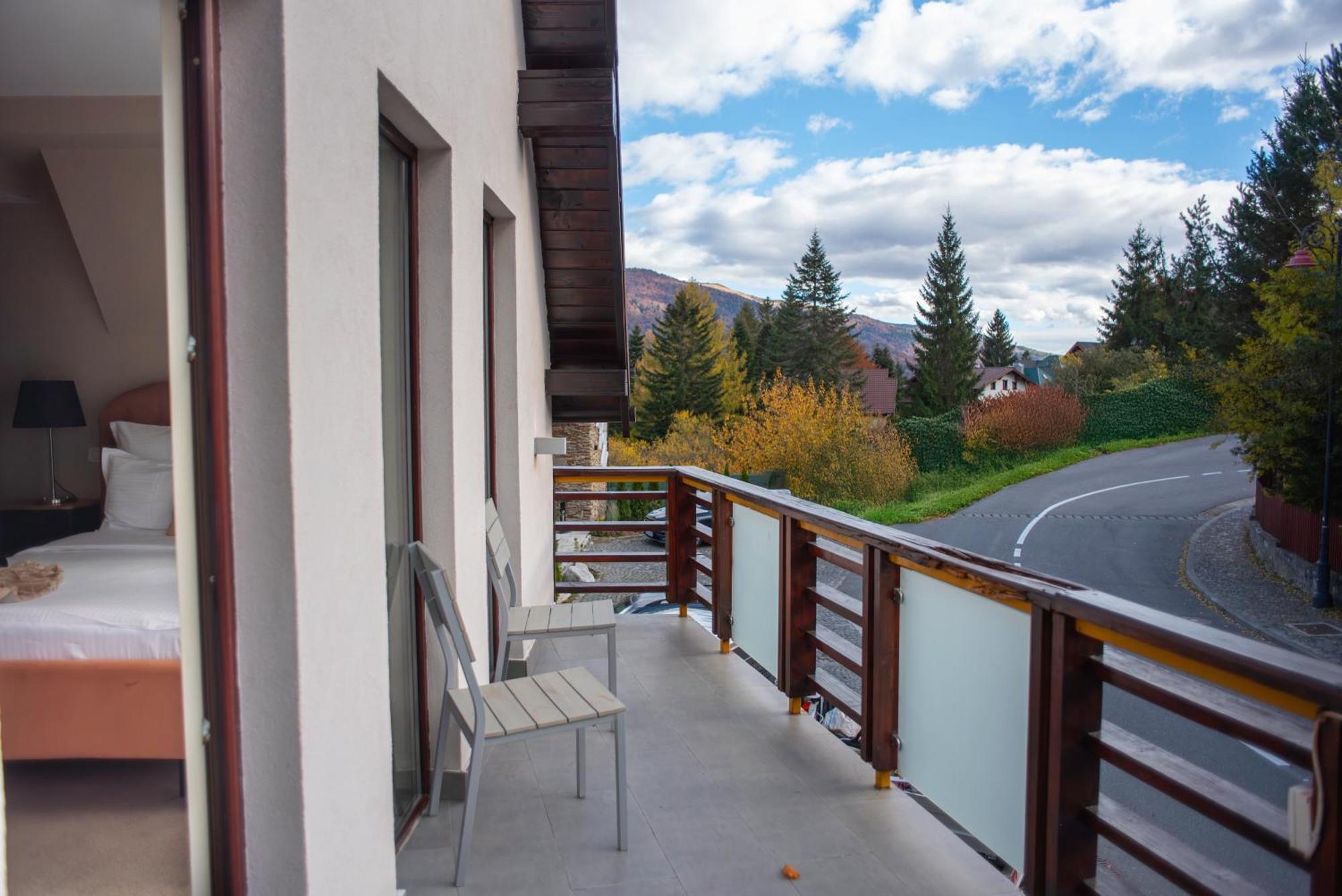 Paj Hotelul Retreat & Spa Sinaia Exteriör bild