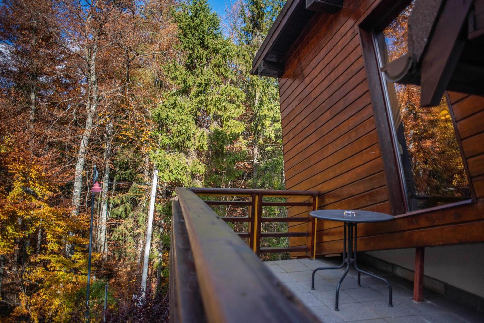 Paj Hotelul Retreat & Spa Sinaia Exteriör bild