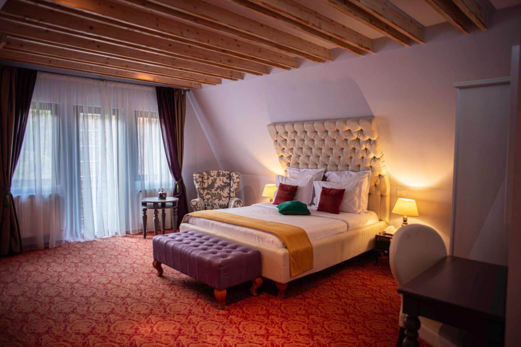 Paj Hotelul Retreat & Spa Sinaia Exteriör bild