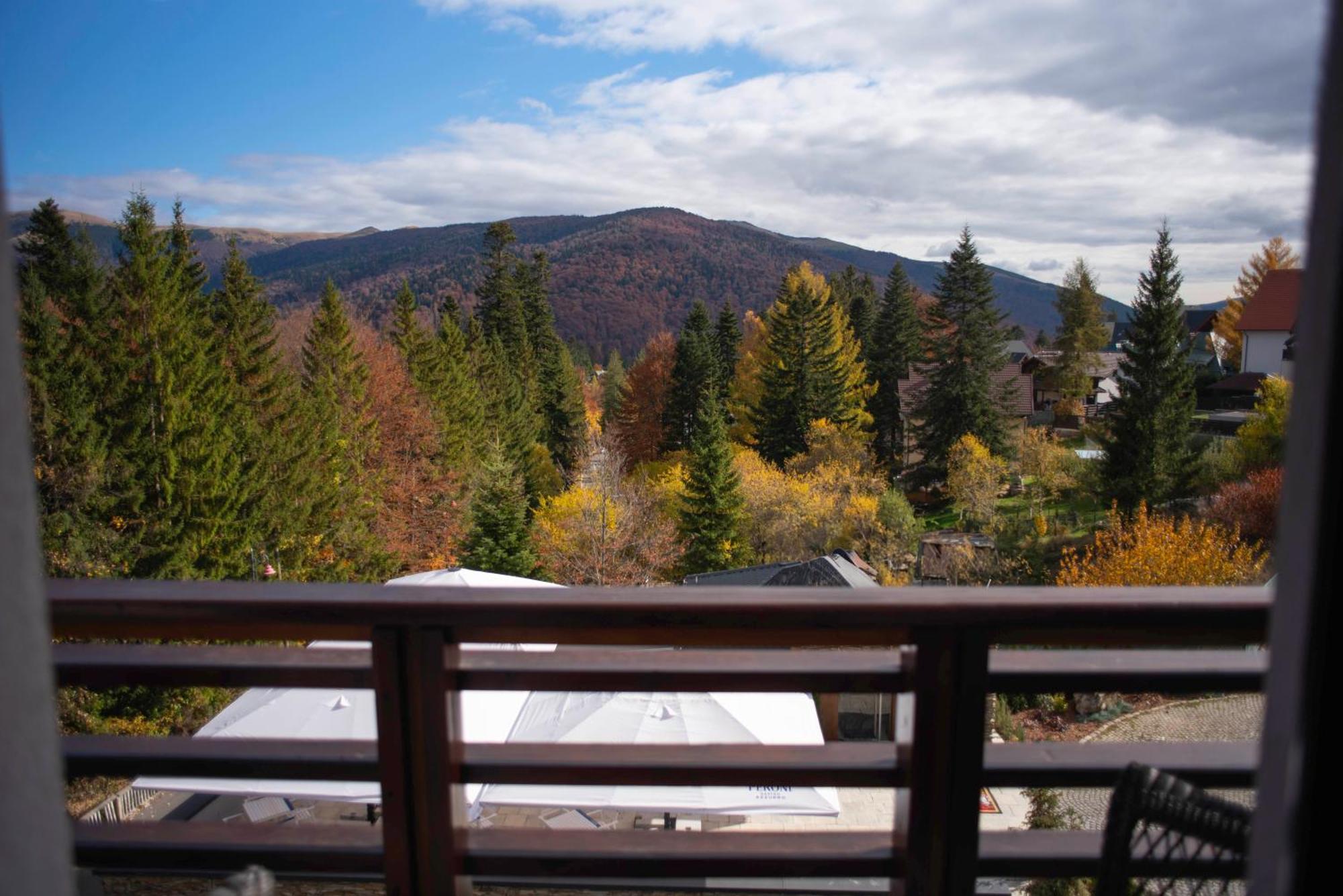 Paj Hotelul Retreat & Spa Sinaia Exteriör bild