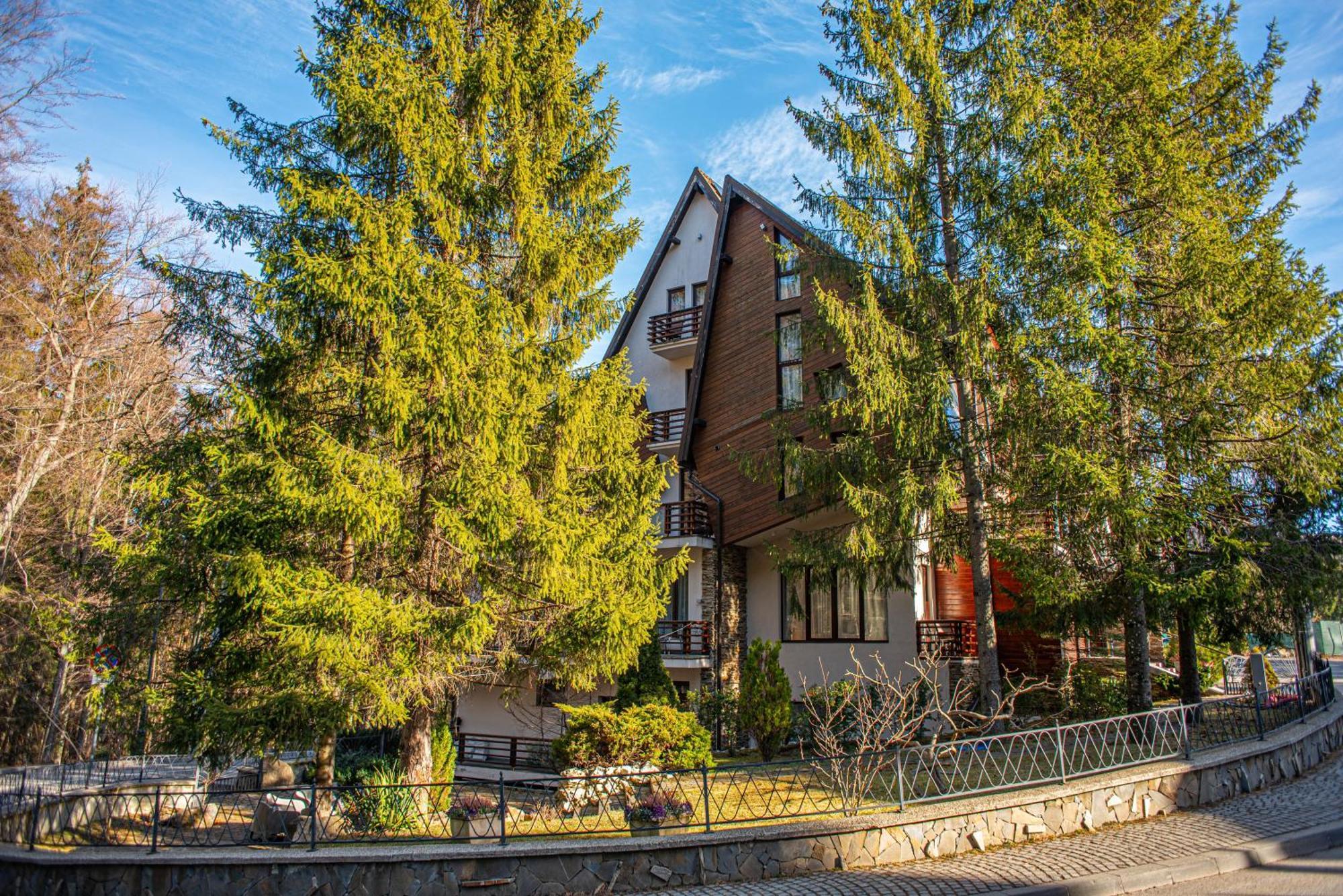 Paj Hotelul Retreat & Spa Sinaia Exteriör bild