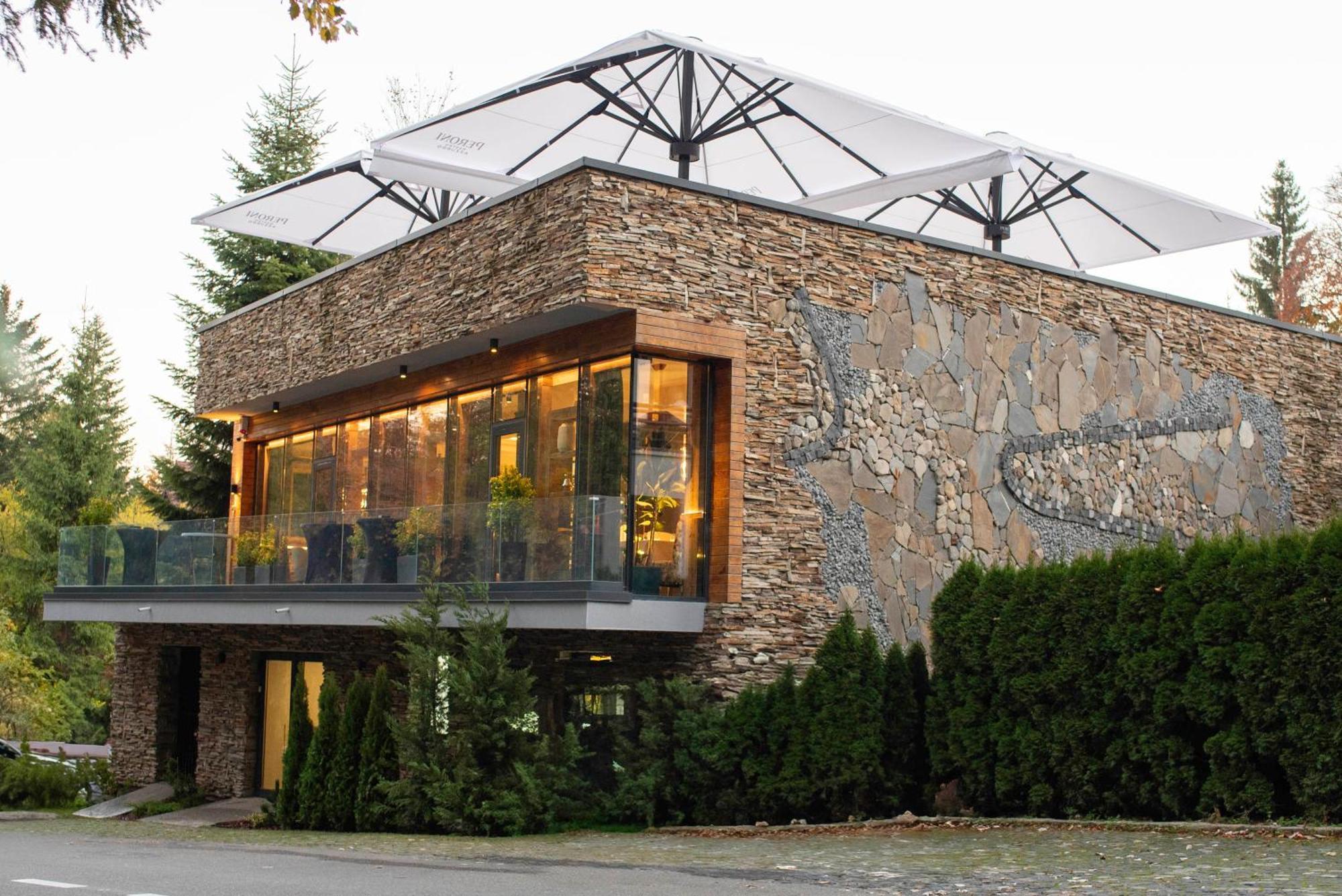 Paj Hotelul Retreat & Spa Sinaia Exteriör bild